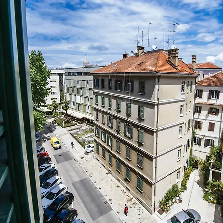 Riva Palace - Design Rooms-2