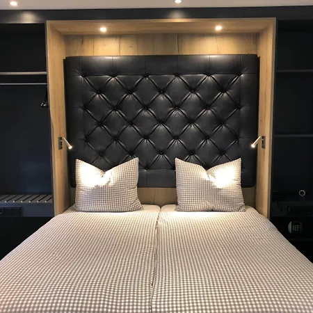 Munich Deluxe Hotel-2