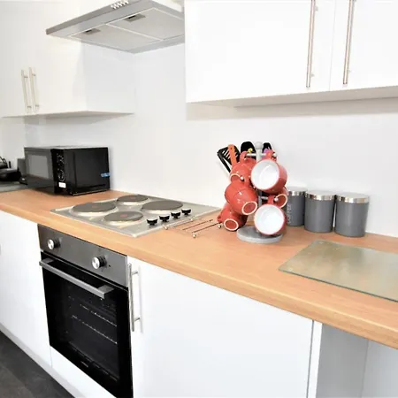 Townhouse @ 50 Birks Street Stoke-2