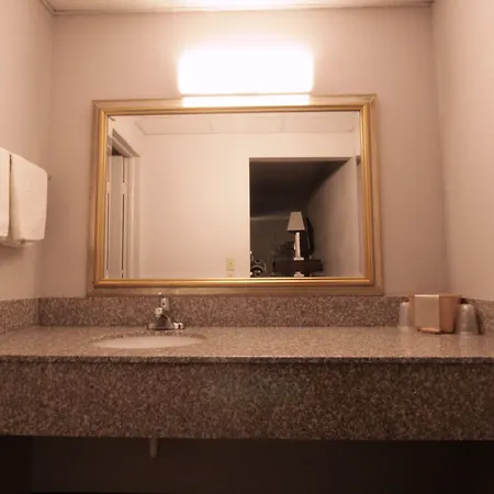 Economy Inn-2