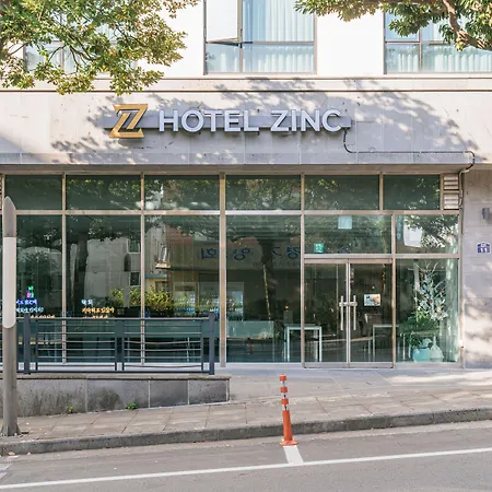 Hotel Zinc-2