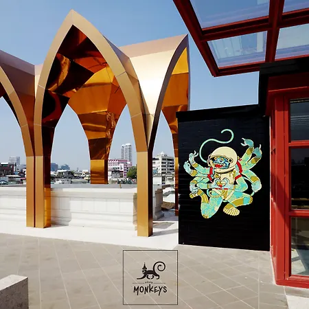 4 Monkeys Hotel-3
