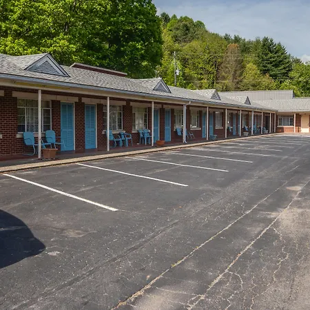 Parkway Inn-2
