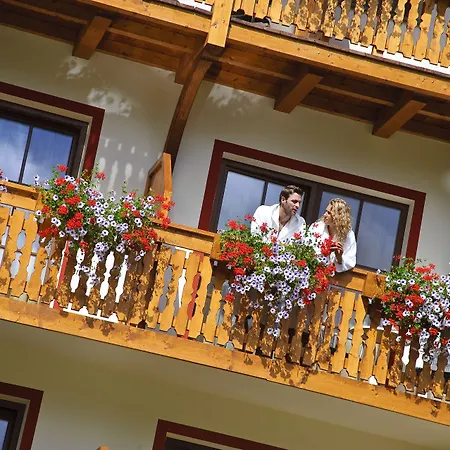Alpin & Vital Hotel La Perla-2