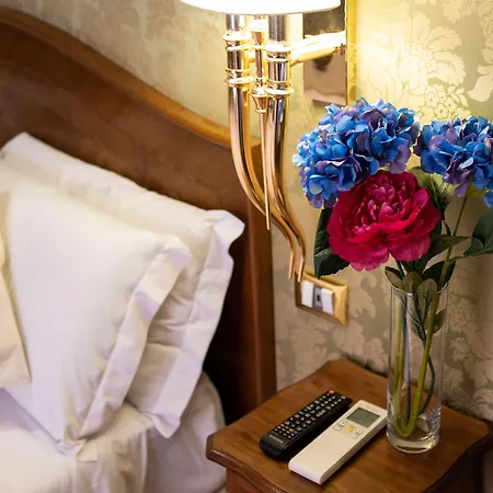 Bq House Trevi Luxury Rooms-3