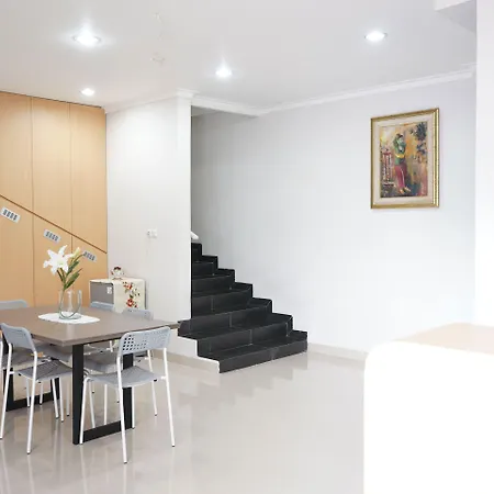 Urooms Senayan-3