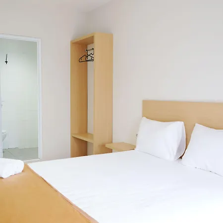UROOMS Senayan-2