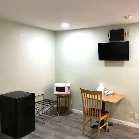 Americas Best Value Inn Visalia-3