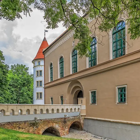 Palace Art Hotel Pezinok-3