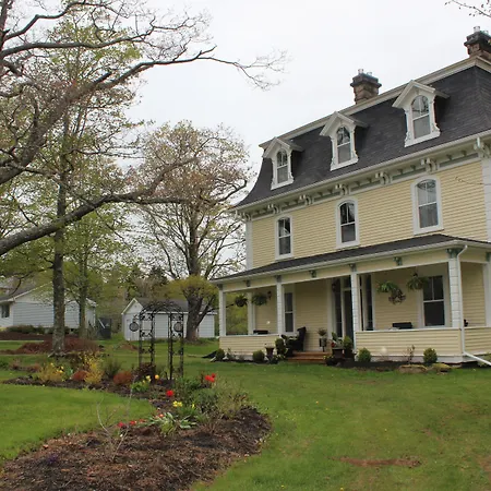 Maplehurst Manor Bed And Breakfast-3