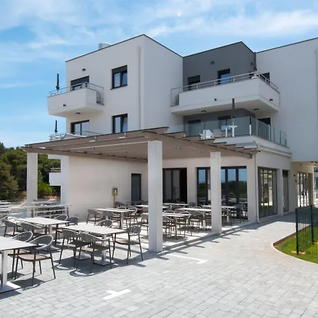 Aparthotel Punta Blu - POOL&SPA-3