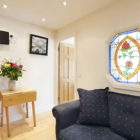 Leeson Bridge Guesthouse-3