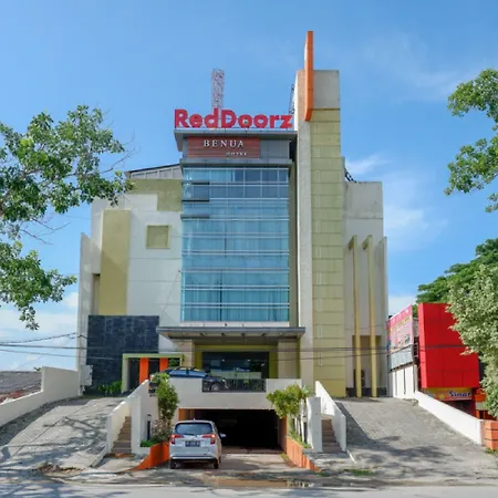 Reddoorz Plus Near Hotel Benua Kendari-3