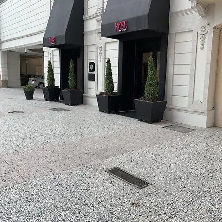 Rose Hotel-2