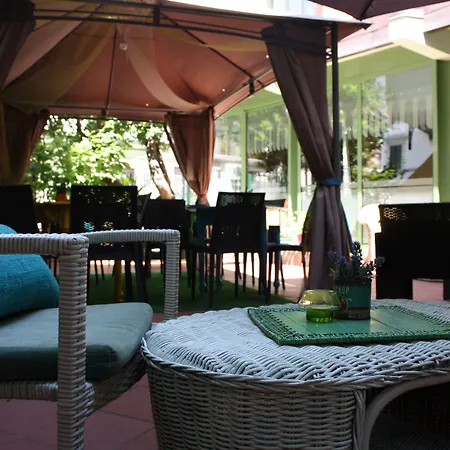 Hotel Ambrosiano-2