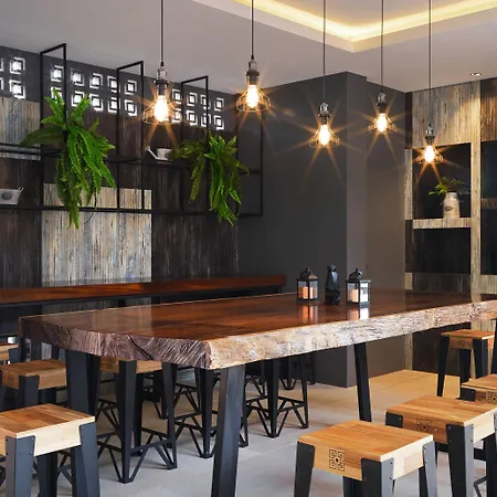 Prime Town - Posh & Port Hotel Phuket-2