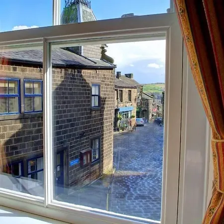 The Old White Lion Hotel-2