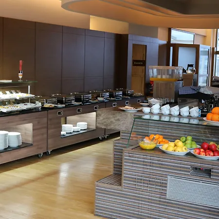 Hotel International Prishtina & Spa-3