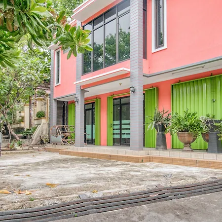 Reddoorz Near Taman Mini Jakarta-2