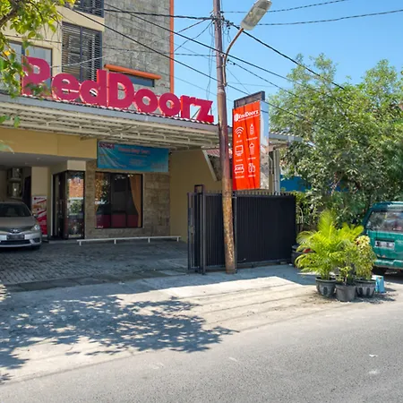 RedDoorz Syariah near Airlangga University Campus B-2