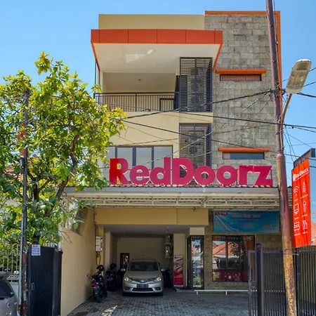 RedDoorz Syariah near Airlangga University Campus B-3
