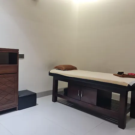 Ramada By Wyndham Gandhidham Shinay-3