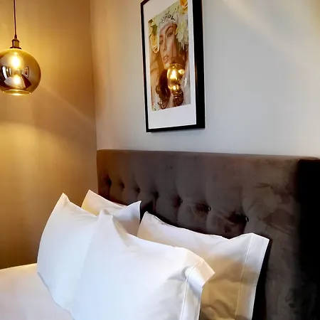 Temple Suites Guesthouse-3