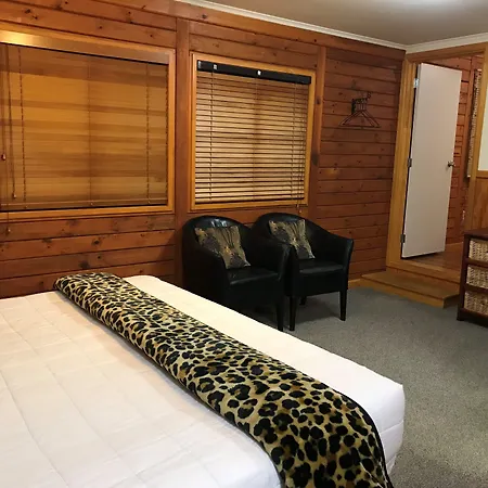 Lakefront Lodge Taupo-3