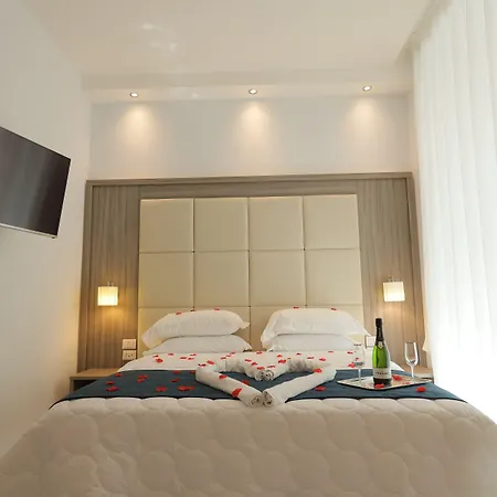Garibaldi Suite-2