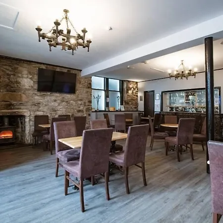 The Ben Mhor Hotel, Bar & Restaurant-3