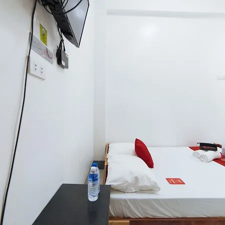Reddoorz @ Plaza Jaro Iloilo-3
