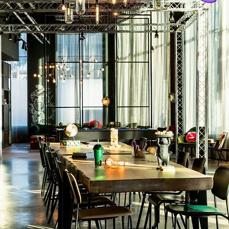 Moxy Glasgow Sec-3