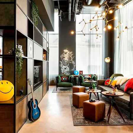 Moxy Glasgow Sec-3