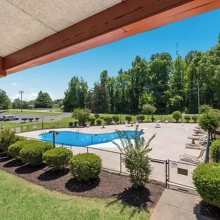 Econo Lodge High Point - Archdale-3