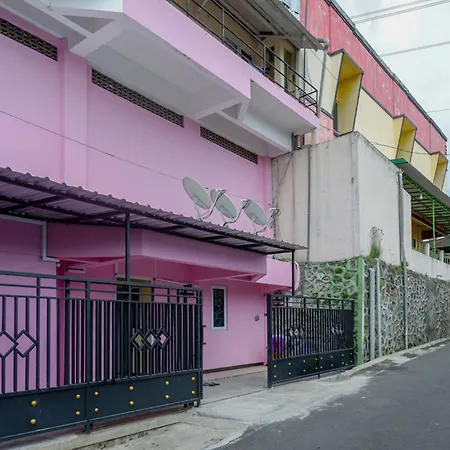 RedDoorz @ Jalan Gatot Subroto Semarang-2