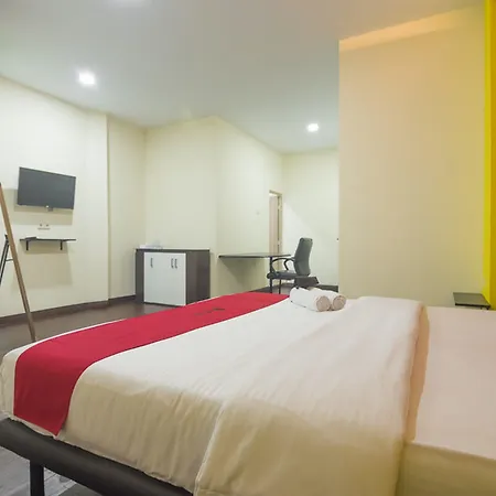 RedDoorz near ITC Mangga Dua-3