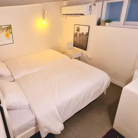 Queen House Hongdae-2