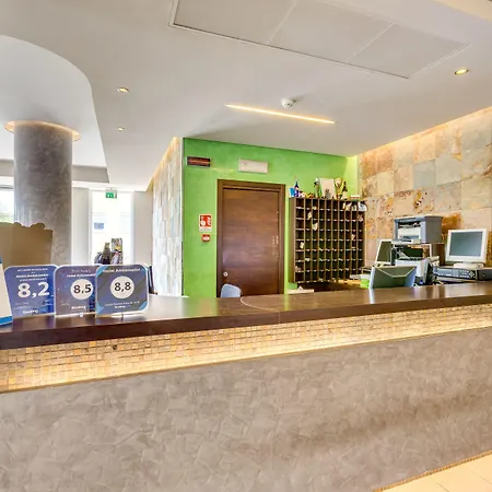 Hotel Ambassador-2