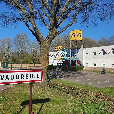 hotelF1 Rouen Louviers Val de Reuil Rénové-3