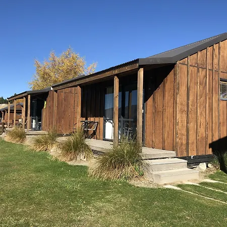 Lakes Edge Holiday Park-2