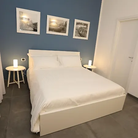 Delia Rooms & Gallery-2