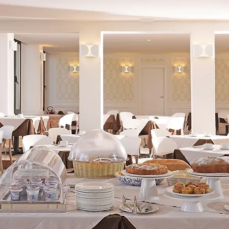 Hotel Du Lac Gardone Riviera-3