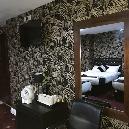 Pacific Inn London Heathrow-3