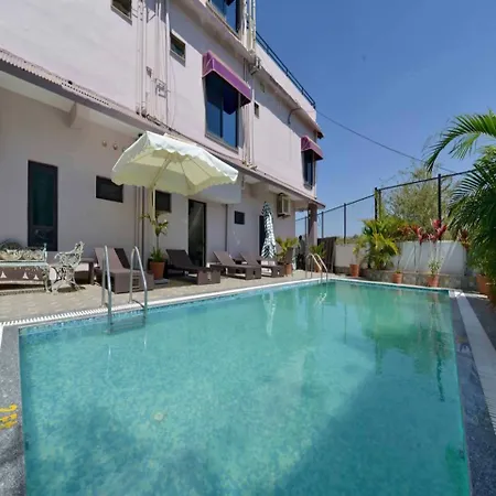 Hotel Golden Berry-3