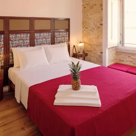 Lisbon Calling Rooms & Studio-3