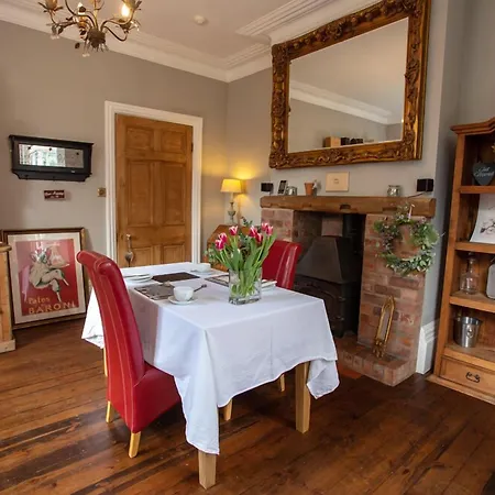 Treherne House & The Malvern Retreat-3