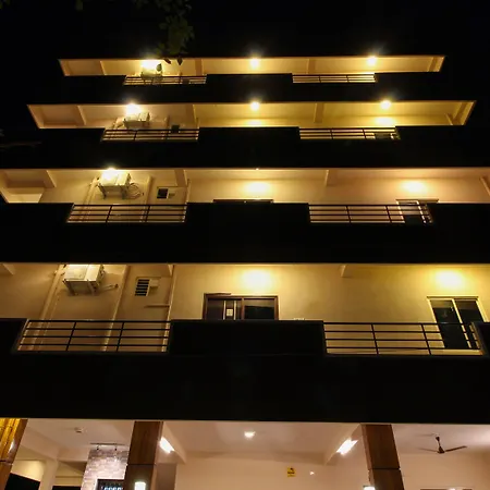 Itsy Hotels Riyas Grand-3