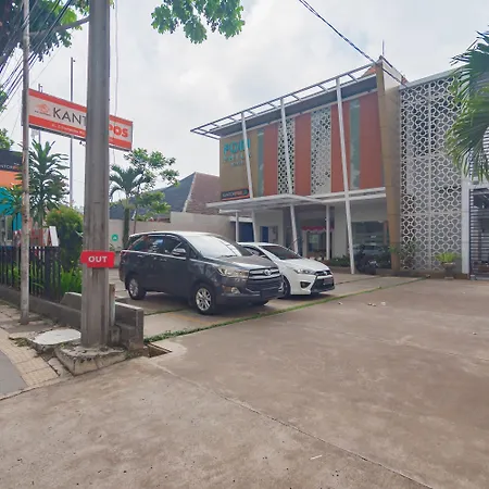Reddoorz Plus @ Point Phila Cihampelas-2