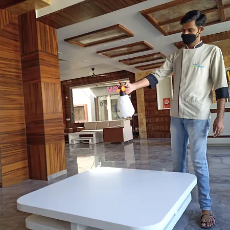 Hotel Devkinandan-3