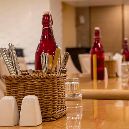 Bloomsuites L Ahmedabad-2